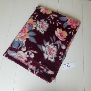 NWT Maroon/Purple Floral Blanket Scarf